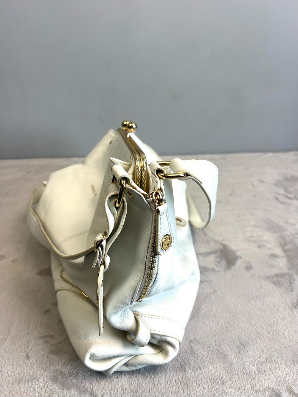 Emma Fox White Pebbled Leather Kisslock Shoulder Bag Gold Hardware Large Purse - Picture 10 of 11
